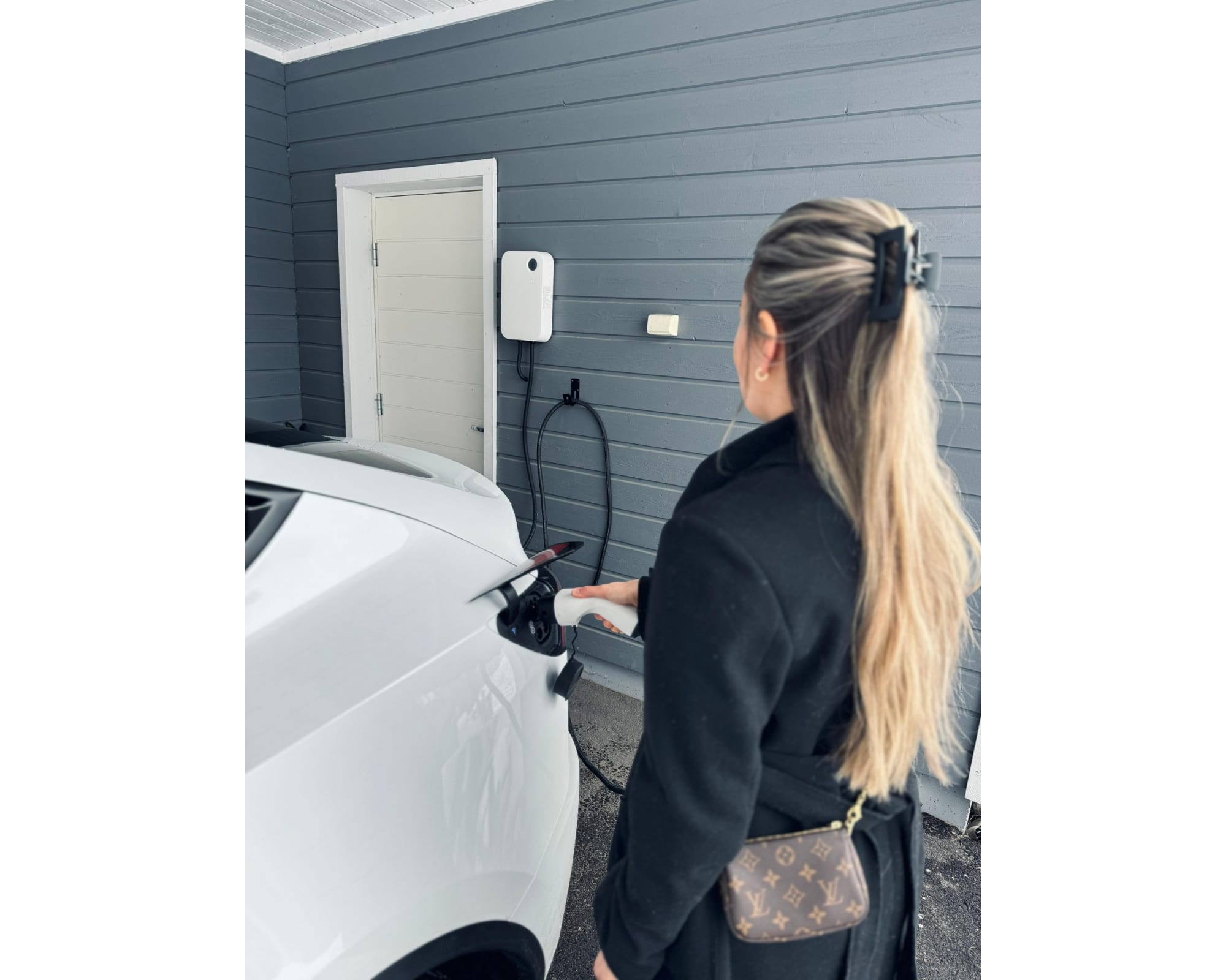 Motorwerk Type 2 11kW Premium 6m seinälatausasema – Motorwerk Type 2 11kW Premium 6m seinälatausasema – kuva 2
